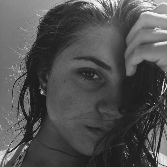 Meet your Posher, Christie - Picture 1 of 1